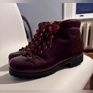 Vintage Vasque Burgundy Leather Hiking Boots Made In Italy (Size 8 US)